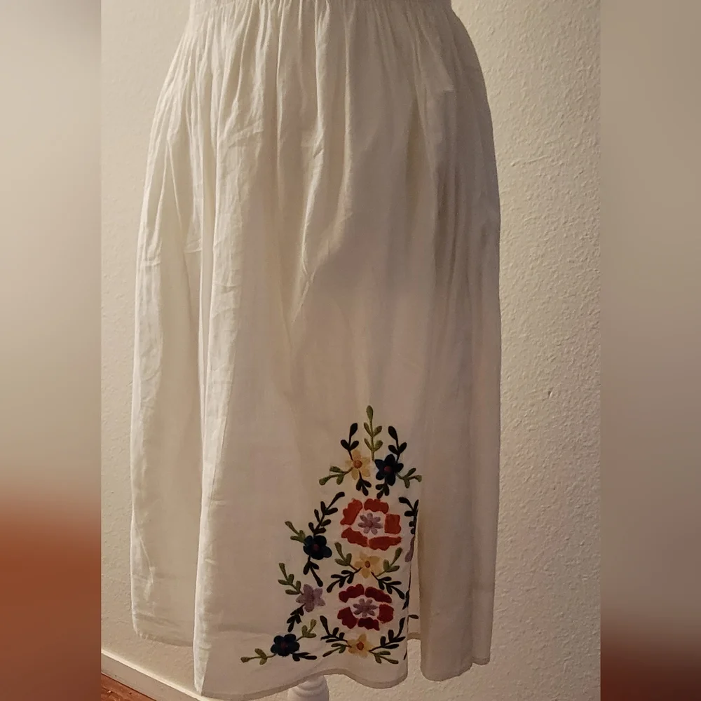 Dress - Picture 6 of 7
